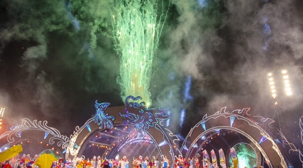 Quảng Ninh: Du khách mãn nhãn với các tiết mục biểu diễn tại Carnaval Hạ Long 2018