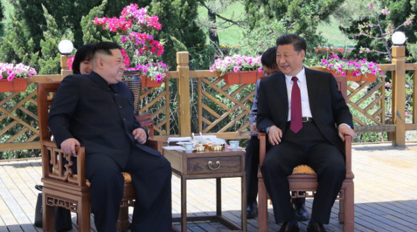 NÓNG: Ông Kim Jong-un vừa gặp ông Tập Cận Bình ở Đại Liên, Trung Quốc