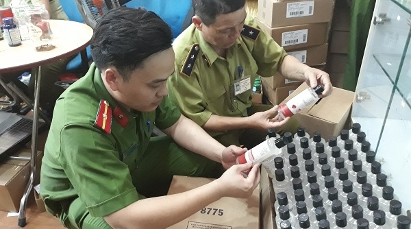 Hà Nội: Thu giữ gần 5.000 sản phẩm TPCN, cùng hàng trăm chai mỹ phẩm không hóa đơn chứng từ