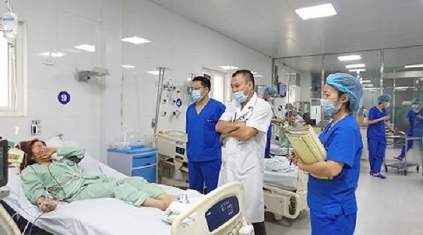 Hà Nội: Nhập viện cấp cứu sau khi tiêm thuốc trắng da tại thẩm mỹ viện