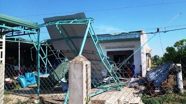 Đắk Lắk: Lốc xoáy 'càn quét', tàn phá nặng nề huyện biên giới Ea Súp