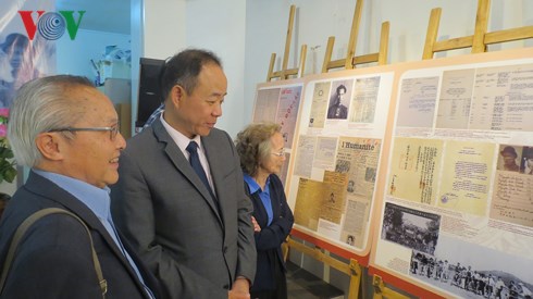 Khai mạc Triển lãm tư liệu về Chủ tịch Hồ Chí Minh tại Pháp