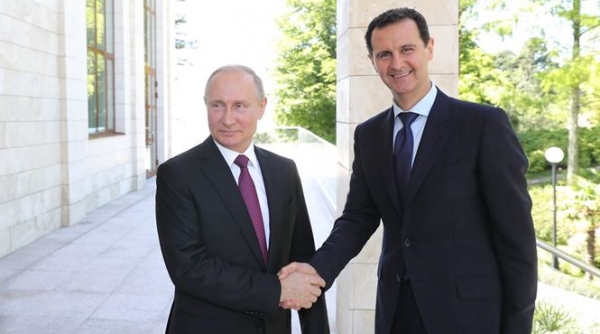 Giữa lúc căng thẳng, Tổng thống Syria đến Nga gặp ông Putin