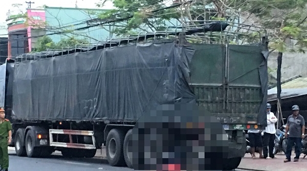 Gia Lai: Người đàn ông tử vong sau va chạm với xe container