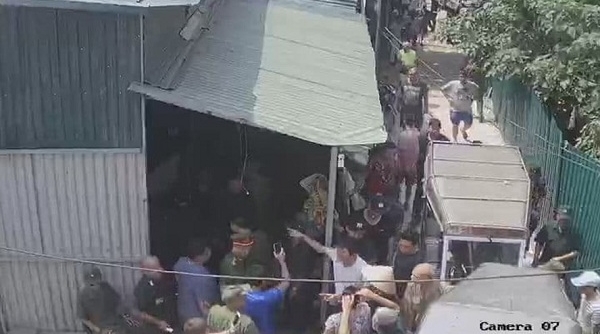 Hà Nội: Nhóm côn đồ tấn công nhà dân giữa ban ngày