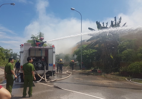 Nam Định: Cháy lớn thiêu rụi một kho chứa bông sợi tại Cụm công nghiệp An Xá