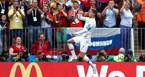 Bồ Đào Nha 1-0 Morocco: 'Siêu nhân' Ronaldo tiếp tục tỏa sáng!
