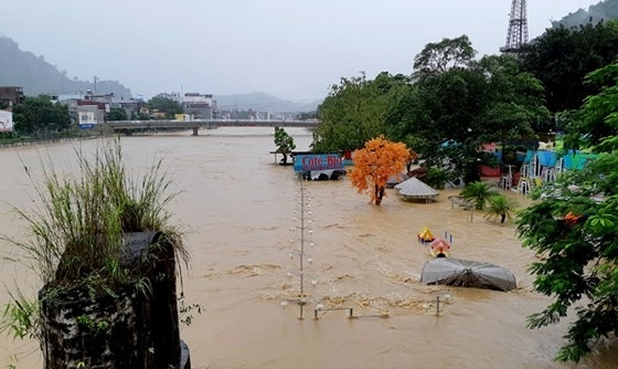 NÓNG: Cận cảnh hình ảnh nhiều địa phương trong tỉnh Hà Giang bị ngập lụt do mưa lớn