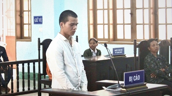 Gia Lai: 18 năm tù giam cho kẻ giết, hiếp bé gái 14 tuổi
