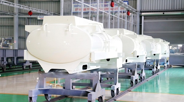Thaco hoàn thành thủ tục xuất khẩu lô 30 bồn nhiên liệu sang Hàn Quốc