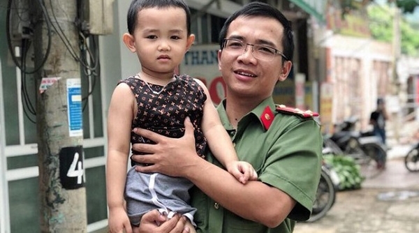 Nghệ An: Thượng úy công an huyện Quế Phong bất chấp nguy hiểm cứu người khỏi thác xoáy
