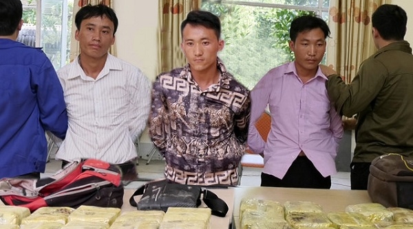 Lào Cai: Bắt nhóm vận chuyển thuê 25 kg ma túy lấy hơn 200 triệu