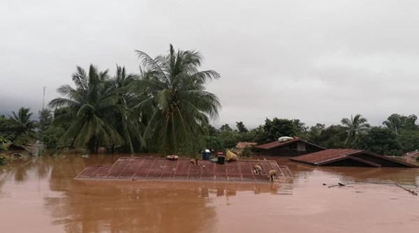 Vụ vỡ thủy điện ở Lào: 26 công nhân Việt Nam được giải cứu bằng trực thăng