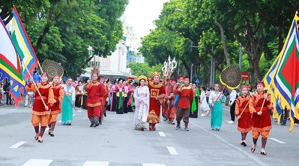 Hà Nội: Hàng nghìn khách thập phương và người dân Thủ đô hòa mình trong lễ hội đường phố