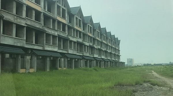 Hà Nội: La liệt khu đất trống, những khu nhà xây dở dang không một bóng người