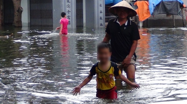 Hà Nội: Chương Mỹ ngập lụt, 700 người mắc bệnh