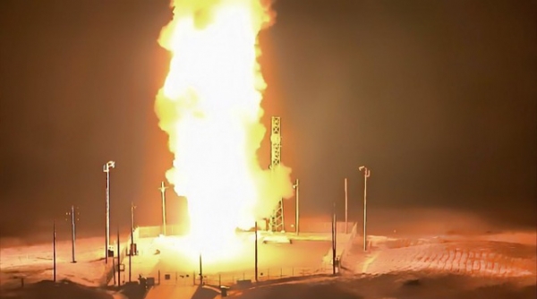 Mỹ hủy thử nghiệm tên lửa liên lục địa do sự cố giữa chừng