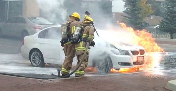 BMW bị triệu hồi 300.000 xe vì có nguy cơ đột nhiên cháy động cơ
