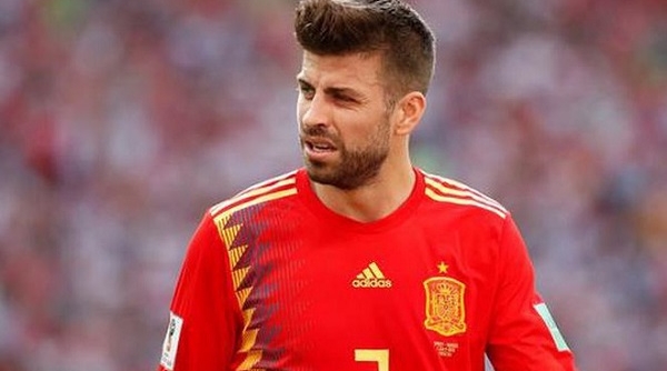 Trung vệ Pique bất ngờ từ giã đội tuyển Tây Ban Nha
