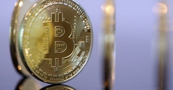Giá Bitcoin đột ngột giảm hơn 4%, về dưới 6.000 USD