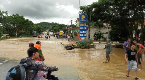 Nghệ An: Ảnh hưởng bão số 4, nhiều địa phương bị ngập nặng