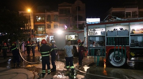Kho vật tư ở bệnh viện Đà Nẵng bất ngờ bốc cháy, bệnh nhân hốt hoảng di tản