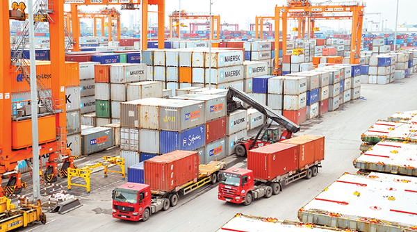 8 tháng, giá trị xuất nhập khẩu hàng hoá đạt trên 308 tỷ USD