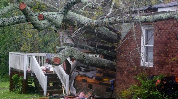 Siêu bão Florence càn quét khiến ít nhất 5 người Mỹ thiệt mạng