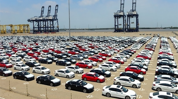 Trong một tuần, Việt Nam nhập khẩu gần 2.000 chiếc xe ô tô