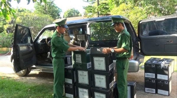 Quảng Trị: Bắt vụ vận chuyển 480 chai rượu lậu