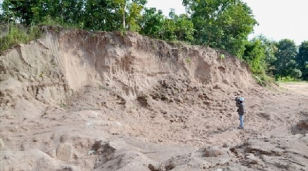 An Giang: Báo động tình trạng khai thác cát núi trái phép