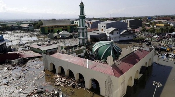 Số người chết trong vụ động đất-sóng thần tại Indonesia tăng vọt lên 832 người