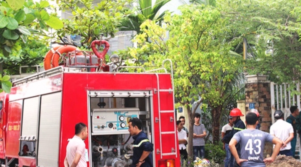 Đà Nẵng: Nhà trọ 3 tầng bốc cháy, cả khu phố hỗn loạn tháo chạy