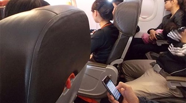 Cục Hàng không yêu cầu siết chặt hơn việc hành khách sử dụng điện thoại trên máy bay