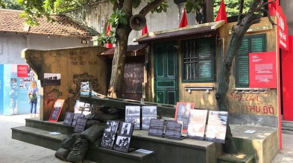 Hồi ức ‘Hà Nội - ngày trở về’: Trưng bày nhiều hiện vật về Ngày giải phóng Thủ đô