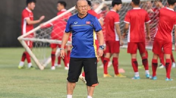 Công tác chuẩn bị cho AFF Cup tuyển Việt Nam gặp khó đủ đường