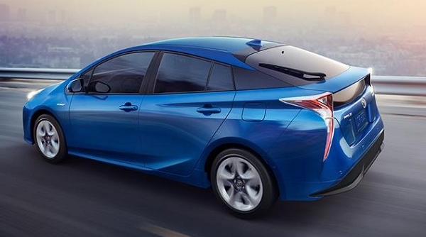 Toyota sẽ thu hồi hơn 2,4 triệu xe động cơ hybrid