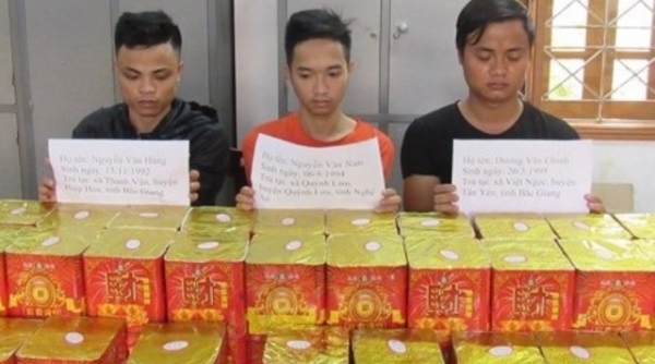 Nghệ An: Bắt giữ 3 đối tượng mua bán gần 2 tạ pháo nổ
