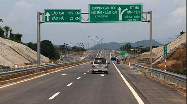 Tạm dừng lưu thông đối với xe tải trọng lớn trên cao tốc Nội Bài - Lào Cai