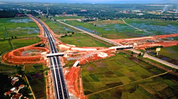 Cao tốc Đà Nẵng - Quảng Ngãi: Vòng xoay sụt lún quá mức, cần 300 ngày khắc phục