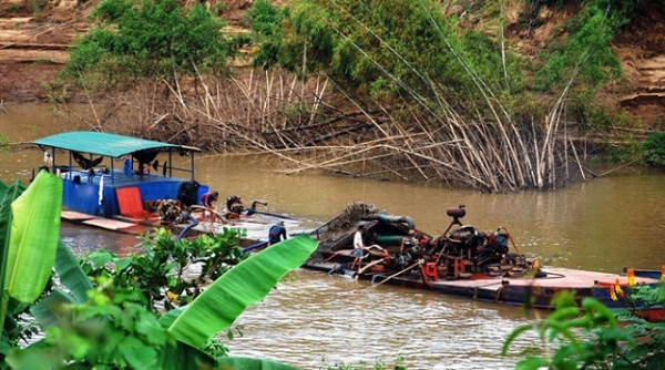 'Cát tặc' lộng hành trên sông Đồng Nai - Bài 3: Băm nát thượng nguồn cho đến hạ du
