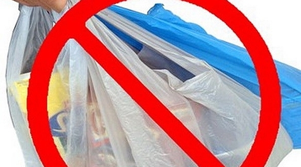 Hà Nội: Tại chợ, siêu thị cần giảm ít nhất 50% người sử dụng bao bì khó phân hủy
