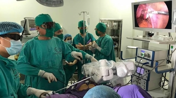 BV Sản Nhi Quảng Ninh: Ứng dụng cánh tay robot trong phẫu thuật nội soi