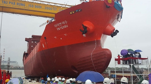 Bàn giao tàu chở dầu, hóa chất trọng tải 6.500 tấn xuất khẩu sang Hàn Quốc.