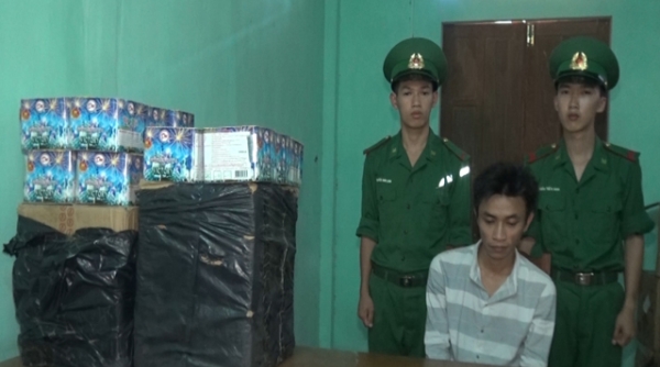 Quảng Trị: Bắt đối tượng vận chuyển 66 kg pháo hoa qua biên giới