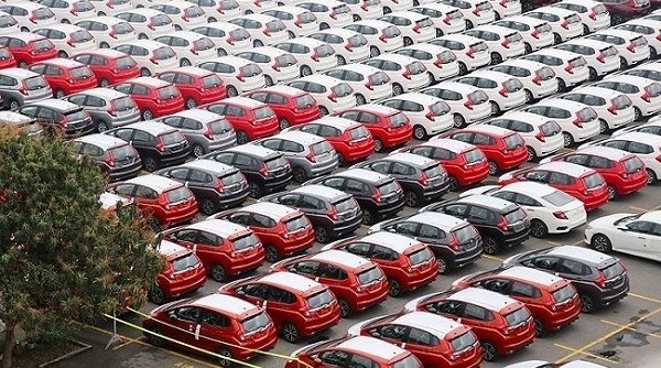 Cuối năm, lượng ô tô nhập khẩu có dấu hiệu giảm dần