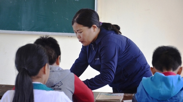 Quảng Bình: Khởi tố vụ cô giáo cho cả lớp tát học sinh 231 cái