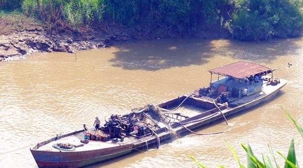 'Cát tặc' lộng hành trên sông Đồng Nai - Bài 4: Thượng nguồn bị băm nát, Lâm Đồng yêu cầu DN bồi thường cho dân