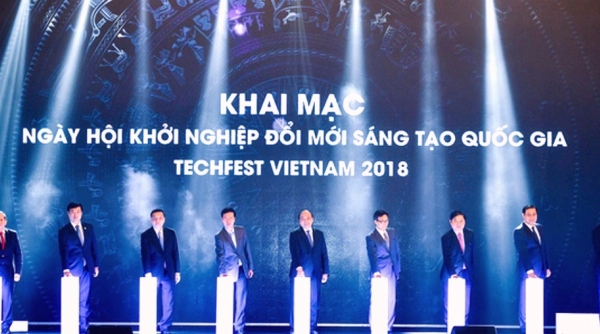 Thủ tướng Nguyễn Xuân Phúc dự Techfest 2018