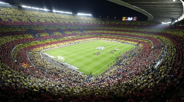 Gã khổng lồ Barcelona bán tên sân Nou Camp